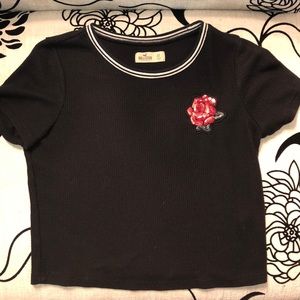 HOLLISTER cropped ribbed rose tee